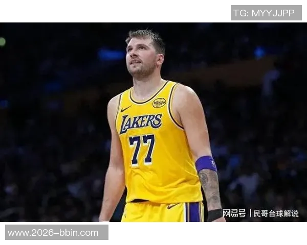 湖媒称里夫斯效率超东契奇引发热议球迷纷纷点赞 湖媒称里夫斯效率超东契奇引发热议球迷纷纷点赞